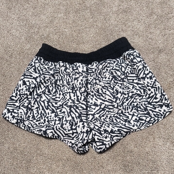 Lululemon Athletica Black and White Athletic Shorts - Picture 6 of 7